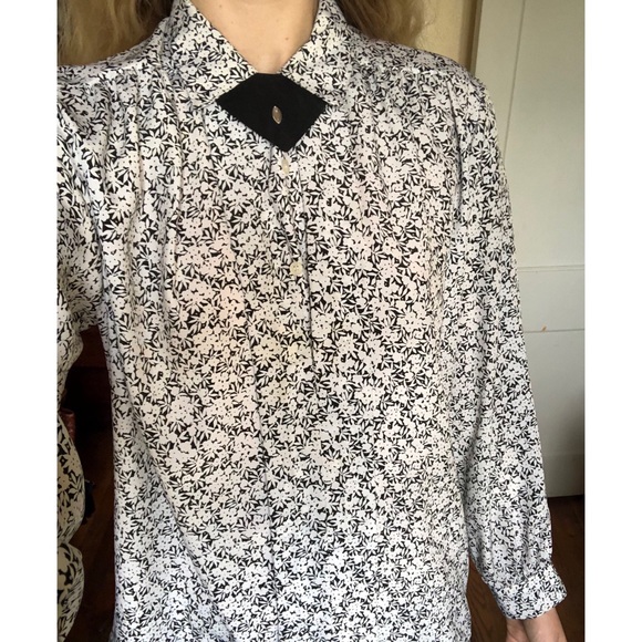 🖤 Unisex Button Down Blouse 🖤 - Picture 4 of 4